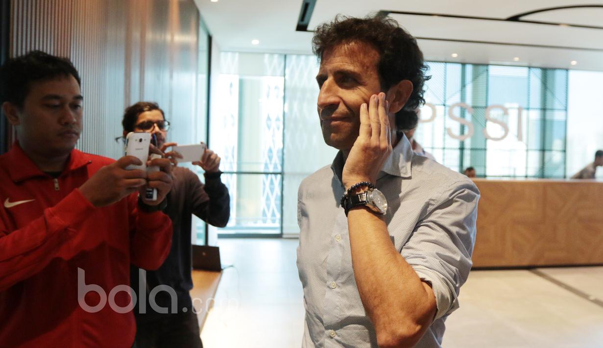 Pada tahun 1984 Luis Milla Aspas memulai debut pertamanya di La Liga bersama Barcelona saat berjumpa Rea Zaragoza.   (Bola.com/Nicklas Hanoatubun)