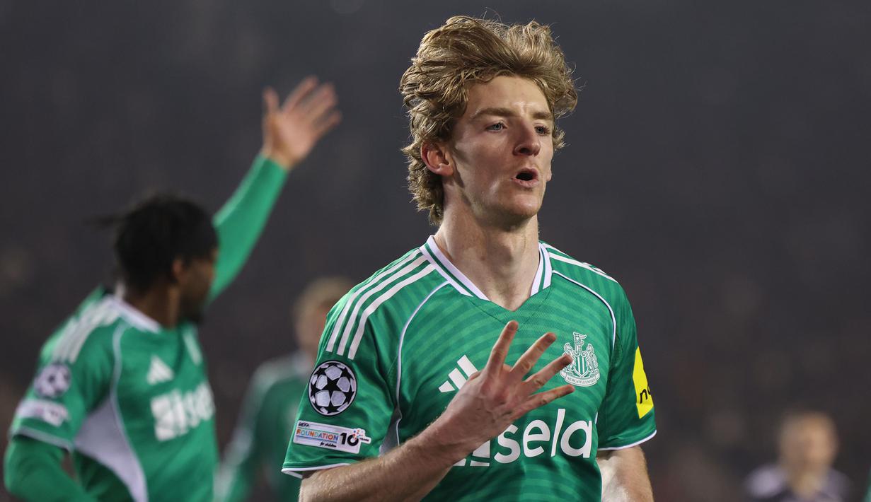 Anthony Gordon menjadi pemain yang tampil gemilang pada laga ini dengan mengemas empat gol atau quattrick. (AP Photo/Stringer)