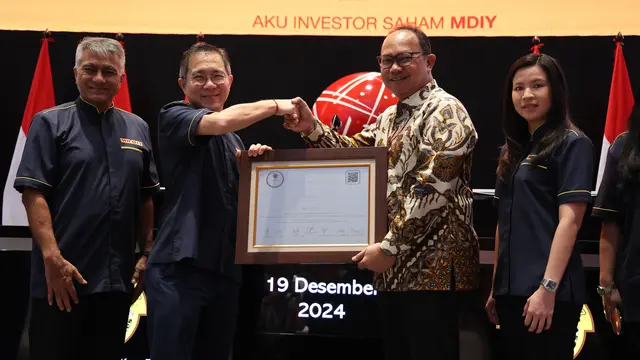 Pencatatan saham perdana PT Daya Intiguna Yasa Tbk (MDIY) atau pengelola gerai MR DIY, Kamis, 19 Desember 2024. (Foto: BEI)