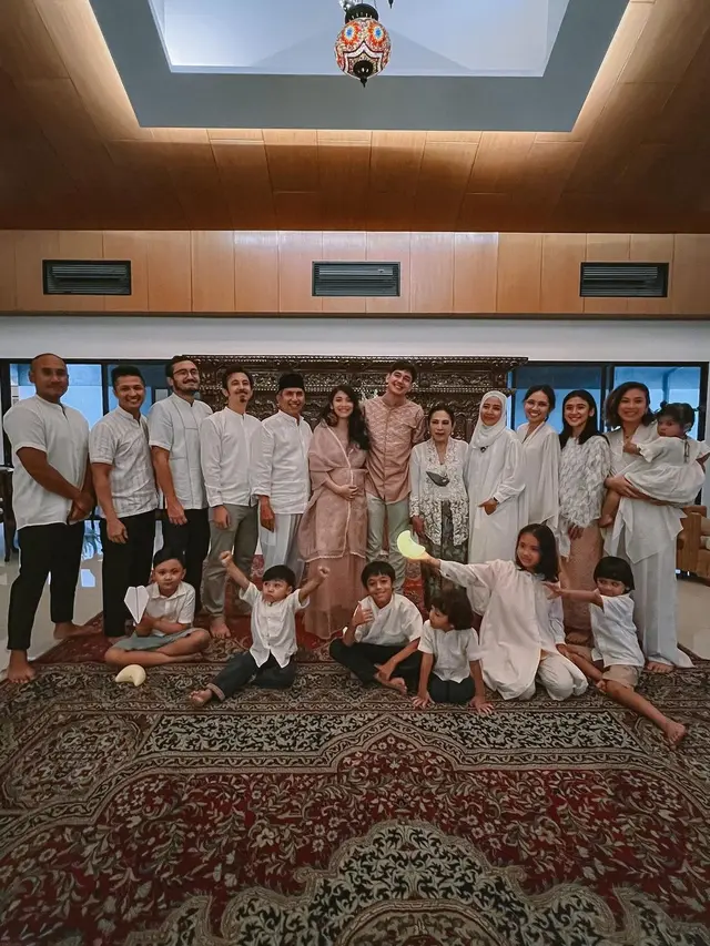 Syukuran Kehamilan Istri Adipati Dolken