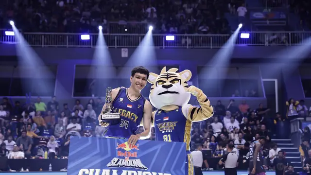 Pandu Wiguna juara kontes slam dunk IBL All-Star 2024