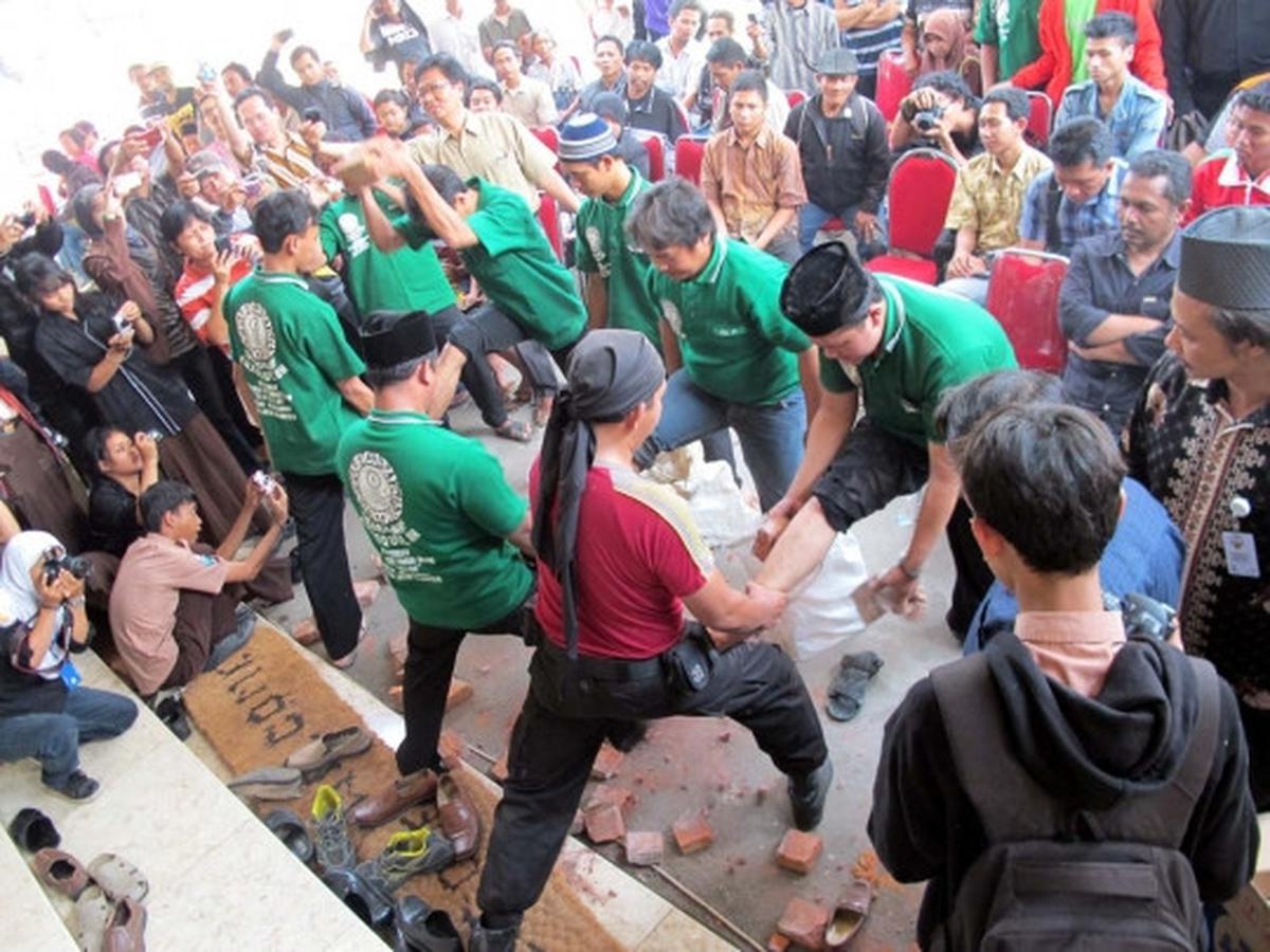 Mengintip prosesi santri di Kediri belajar ilmu kebal