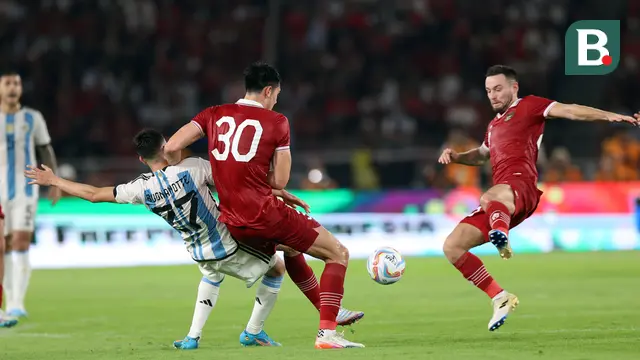 Pemain Timnas Indonesia Marc Klok saat Melawan Timnas Argentina