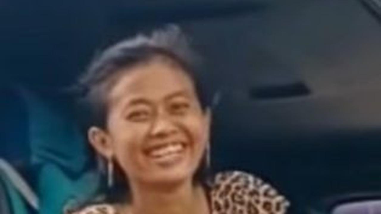 Potret Cantik Sopir Truk Gandeng Pakai Daster Bercorak Macan Tutul, Bikin Salfok