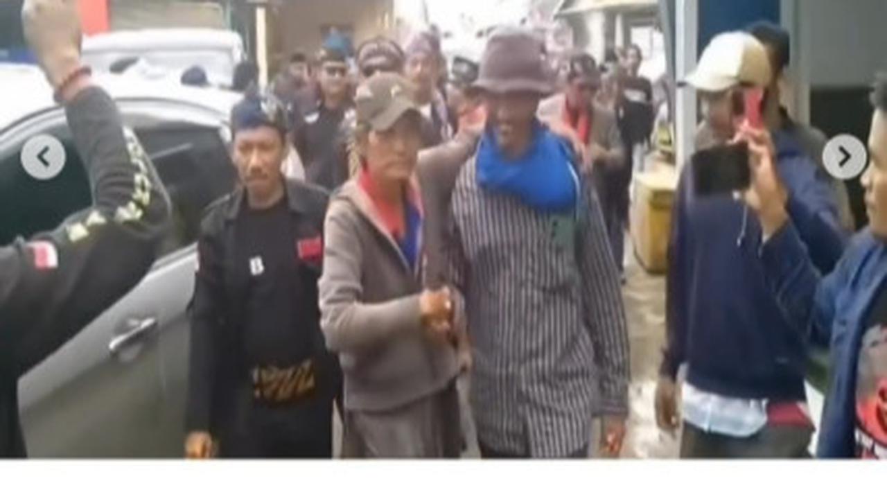 Usai Viral Kholid Sang Pemberani Disambut Para Nelayan Bak Pahlawan Sambil Mengepalkan Tangan