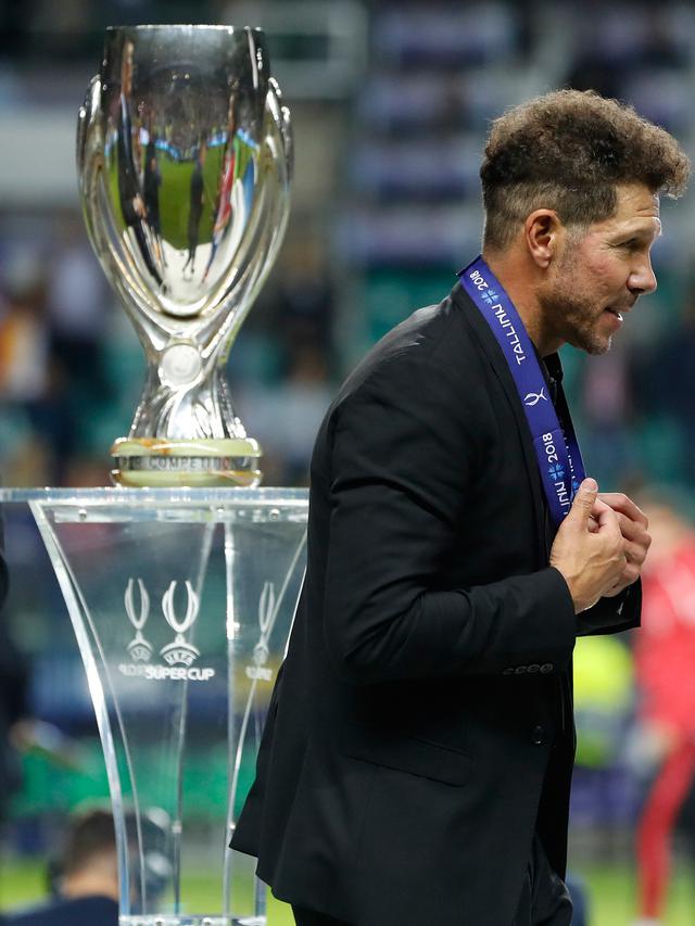Senyum Diego Simeone Antar Atletico Madrid Juara Piala Super Eropa