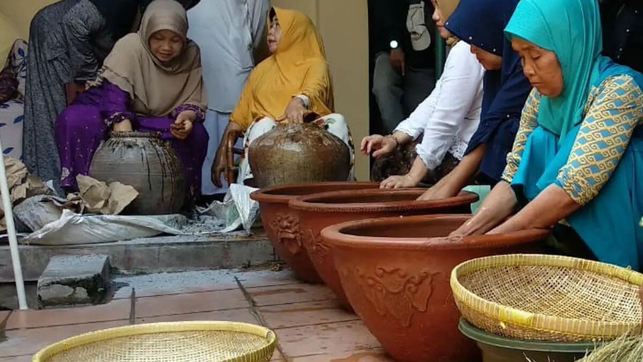 Tradisi Panjang Jimat