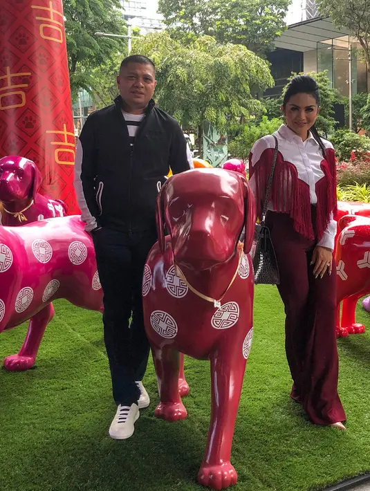 Menurut KD, di meja makan dapat melahirkan banyak pembicaraan. Bukan soal menu yang disajikan, namun kualitas waktu singkat yang mereka miliki. (Instagram/krisdayantilemos)