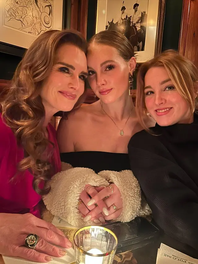 Brooke Shields dan kedua putrinya. (Instagram/ brookeshields)