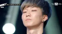 [EKSKLUSIF] Seunghoon WINNER Jatuh Saat Konser di Singapura