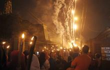 Pawai obor dan kembang api meriahkan malam tahun baru 1437 Hijriah