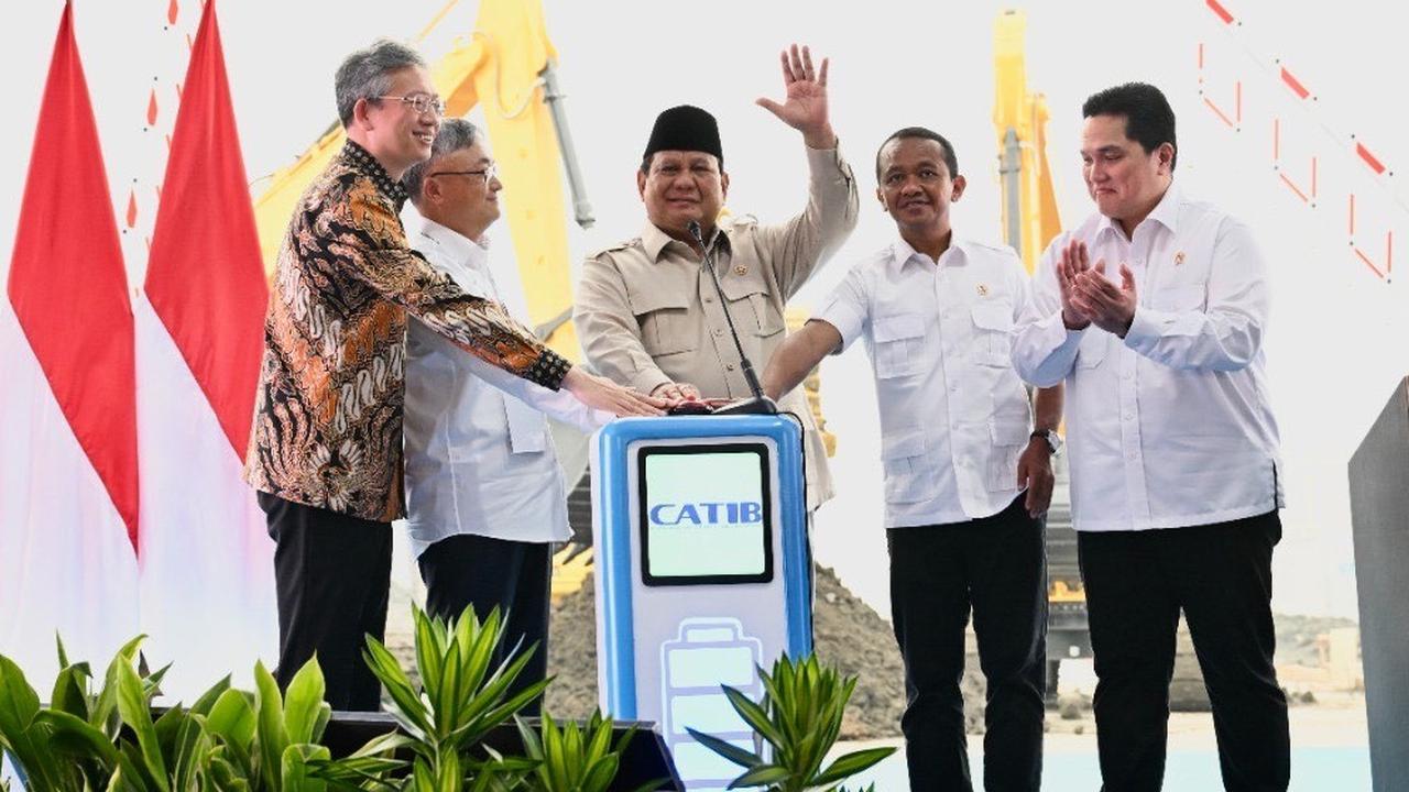 Menteri ESDM Bahlil Lahadalia saat mendampingi Presiden Prabowo Subianto meresmikan proyek nasional