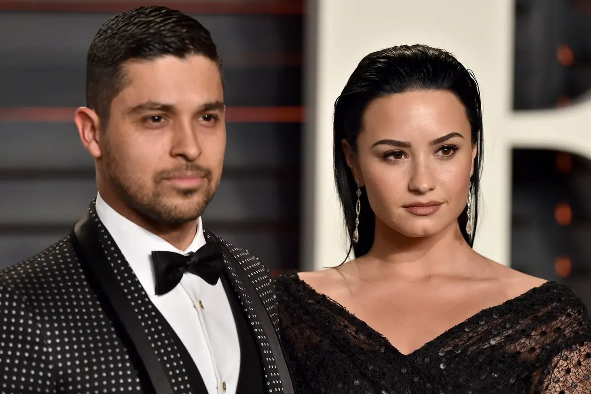 [Bintang] Demi Lovato - Wilmer Valderrama