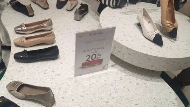 Grand opening gerai sepatu terbaru Andrew Shoes di Puri Indah Mall 2, Jakarta Barat, Jumat, 17 Januari 2025.  (Liputan6.com/Henry)