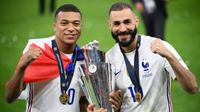 Karim Benzema ikut membantu Timnas Prancis meraih trofi UEFA Nations League 2020/2021. (AFP/Franck Fife)