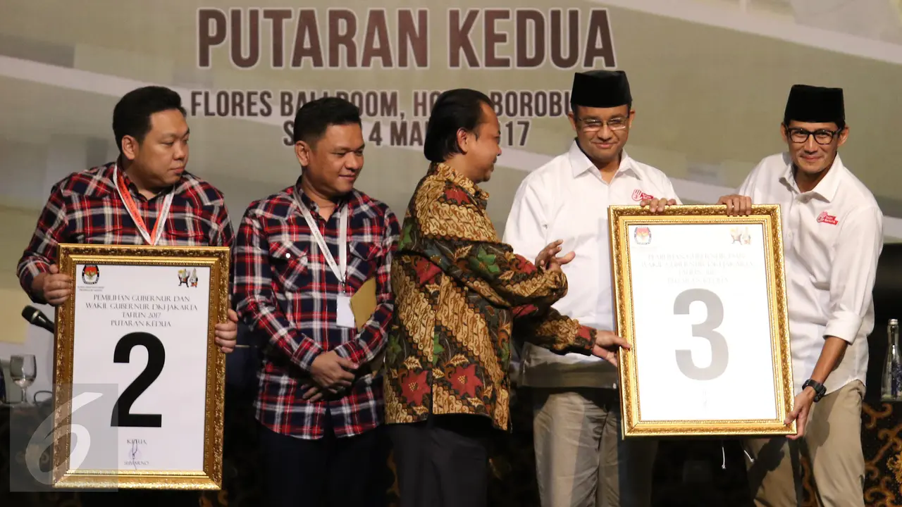 KPU DKI Jakarta menetapkan pasangan Ahok-Djarot dan Anies Sandi  masuk putaran kedua Pilkada DKI Jakarta
