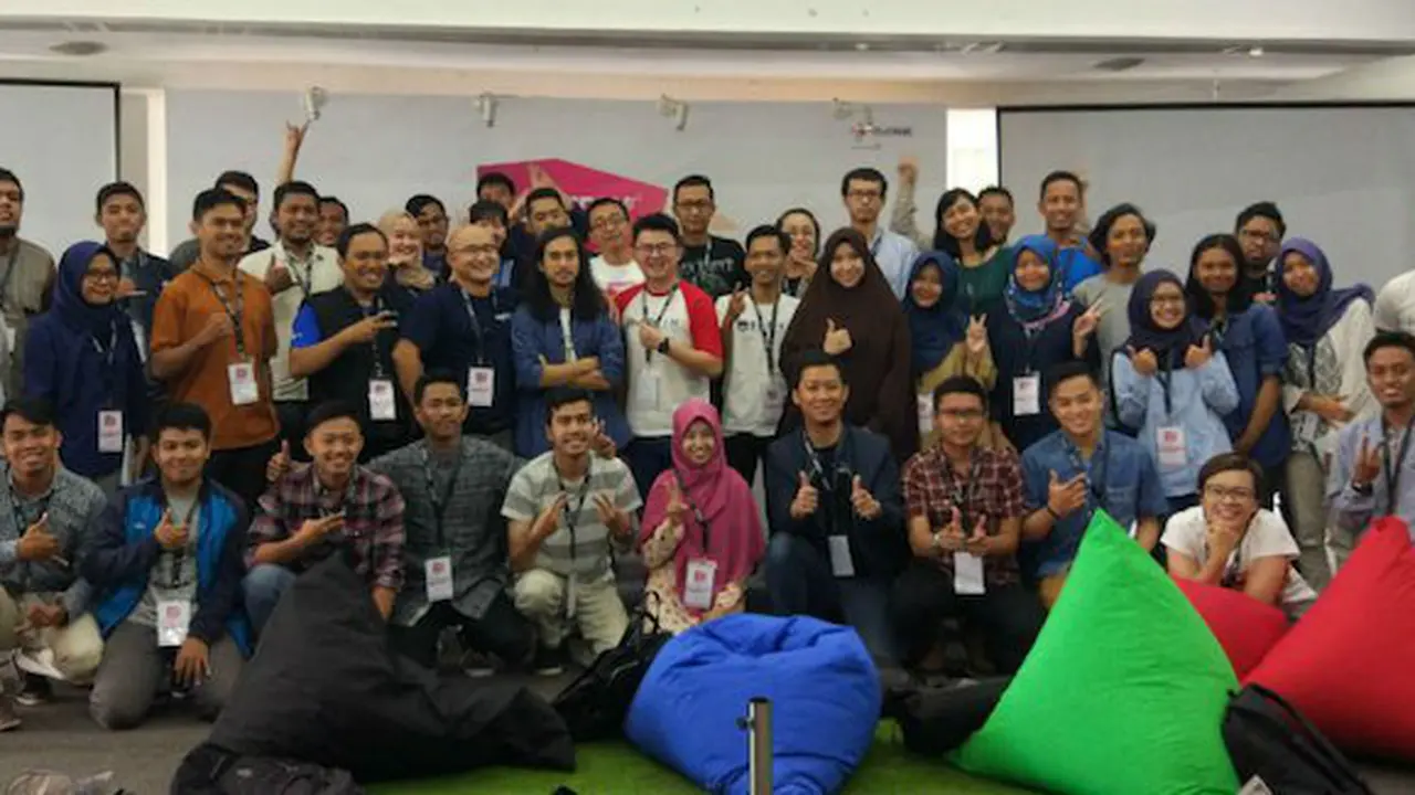 (c) The NextDev 2018