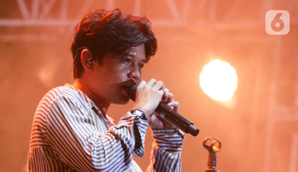Juicy Luicy juga memainkan single barunya berjudul HaHaHa, sebuah single yang dirilis sekitar Januari 2024 lalu. (Liputan6.com/Herman Zakharia)