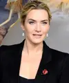 Kate Winslet dan Liam Hemsworth terlibat kerjasama untuk film terbaru bertajuk The Dressmaker.  (AFP/Bintang.com)