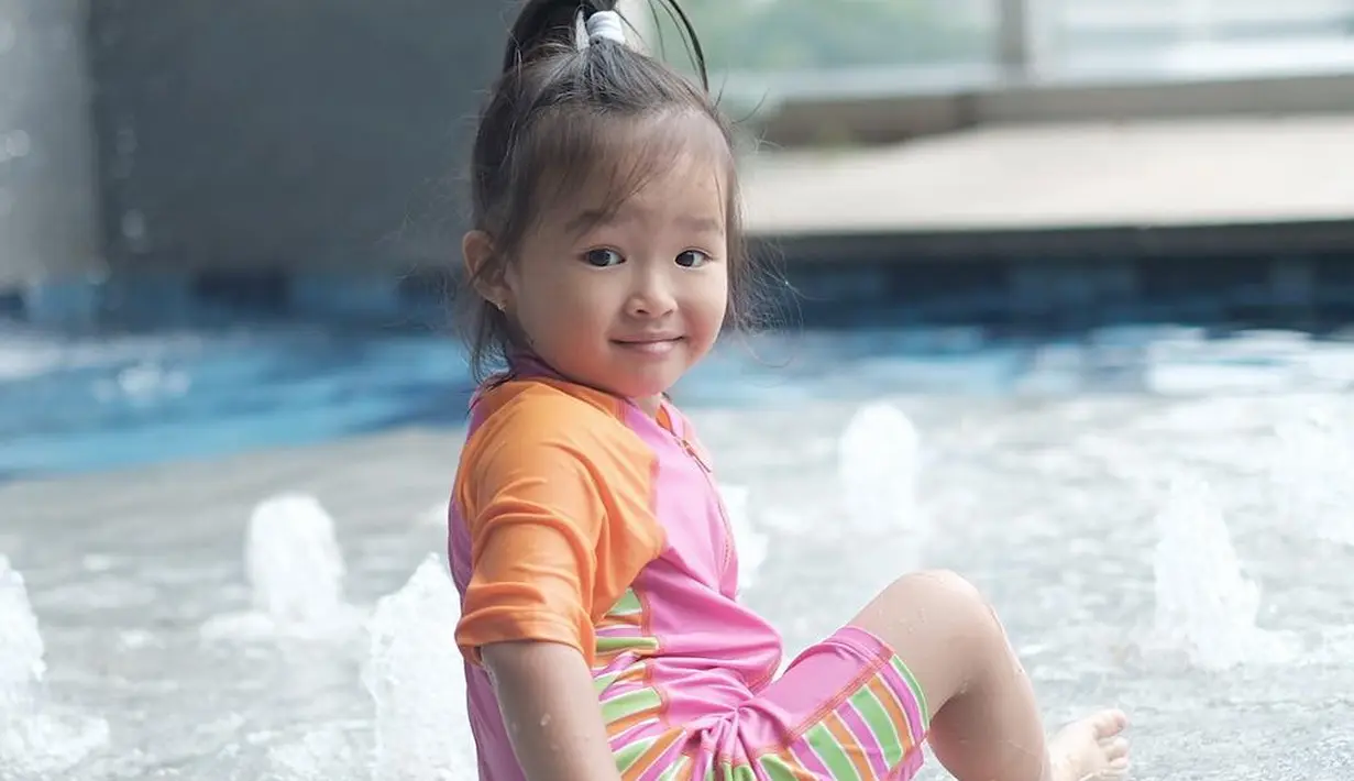 Putri Ruben Onsu dan Sarwendah, Thalia Putri Onsu mampu menarik perhatian publik dengan wajah imutnya. (Foto: instagram.com/sarwendah29)