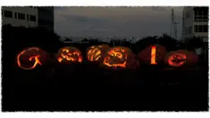 Google sering menggunakan tema tertentu untuk doodle mereka. Nah, beginilah cara mereka membuat doodle terkait Halloween.