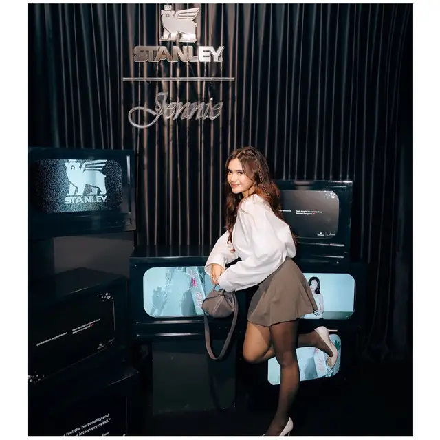 5 Gaya Audi Marissa Hadiri Pop Up Brand Tumbler Mewah Kolaborasi Jennie BLACKPINK