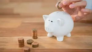5 Ciri Orang yang Lebih Suka Menabung Uang Receh di Celengan Daripada Dompet Digital