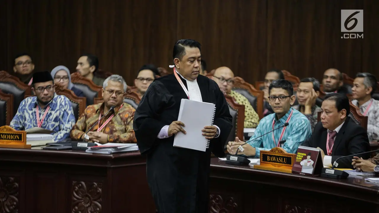 Kuasa Hukum KPU Paparkan Keterangan di Sidang Sengketa Pilpres