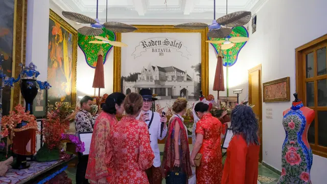 Peragaan busana dengan inspirasi fashion Tionghoa yang dipamerkan di House of Tugu (Foto Dok: ASA)
