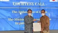 Menteri Perhubungan Budi Karya Sumadi mengadakan pertemuan bilateral dengan Duta Besar Jepang untuk Indonesia Kanasugi Kenji di Kantor Kementerian Perhubungan, Jakarta, Rabu (10/2/2021).