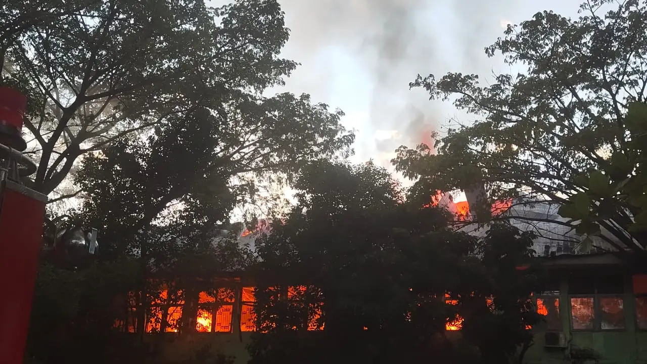 Kebakaran Gedung Dinkes Sulsel