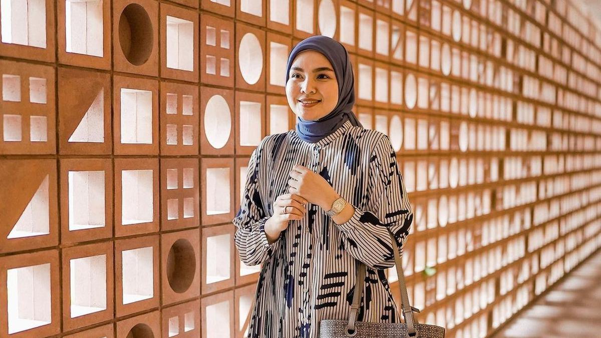 5 Ide Outfit Smart Casual untuk Muslimah di Tahun 2025, Simpel dan Trendi