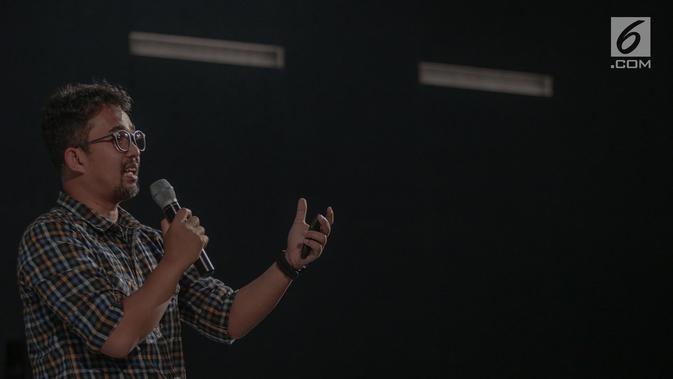 Yoga Nugraha selaku Managing Editor of Multimedia KLY menjadi pembicara dalam Workshop Session Emtek Goes to Campus (EGTC) 2018 di Universitas Kristen Petra, Surabaya, Selasa (13/11). EGTC 2018 ini diadakan hingga 15 November. (Liputan6.com/Faizal Fanani)