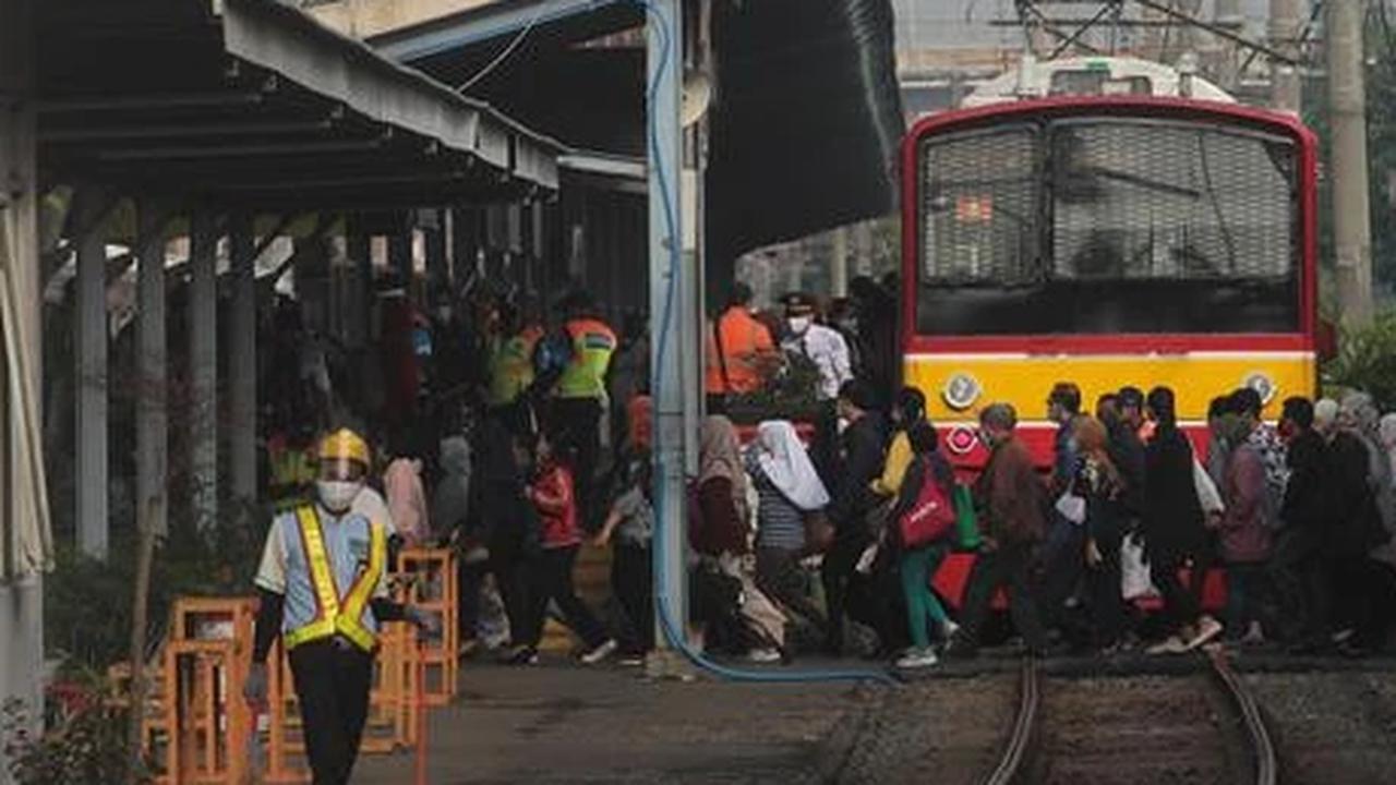 Jutaan Orang Naik KRL Tiap Hari, Tapi Risiko Ini Justru Paling Sering Diremehkan
