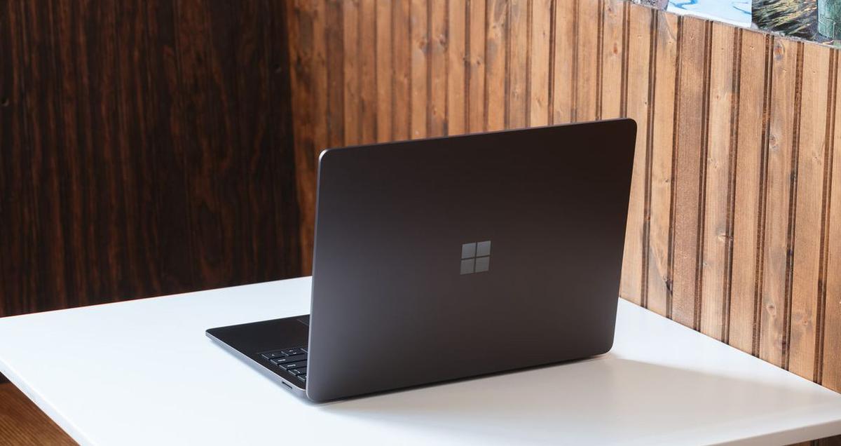 Microsoft Siapkan Pengumuman Besar Surface untuk Bisnis