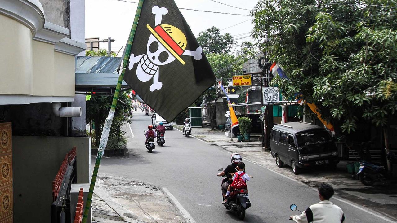 FOTO: Ketika Bendera Bajak Laut One Piece Berkibar di Solo Menjelang 17 Agustus