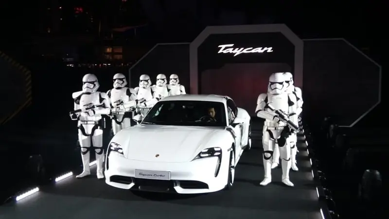 Porsche Asia Pasifik secara resmi memeprkenalkan mobil listrik terbaru mereka Taycan untuk pasar otomotif global tahun 2020 mendatang