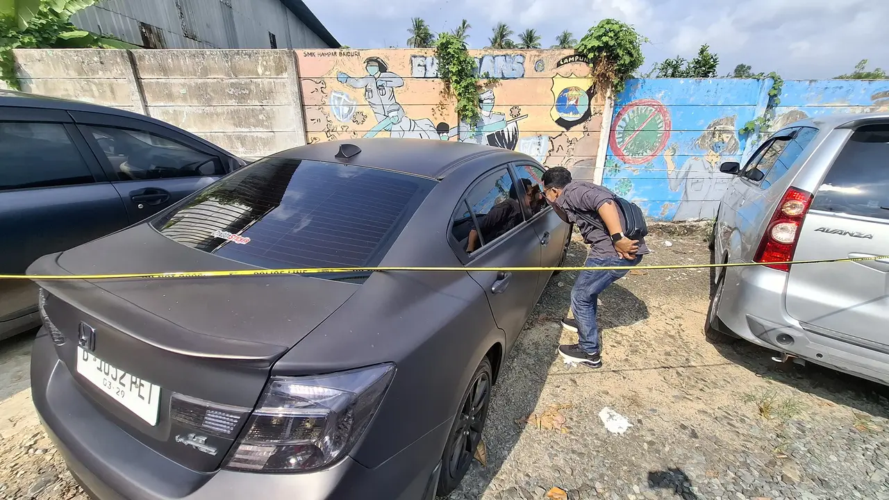 Barang bukti mobil Honda Civic yang diamankan polisi di Lampung membawa 30 kilogram sabu dari Aceh tujuan Jakarta.