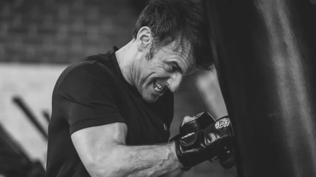 Foto-foto Presiden Prancis Emmanuel Macron bertinju diambil oleh fotografer resmi. (Soazig de la Moissonnière/Instagram)