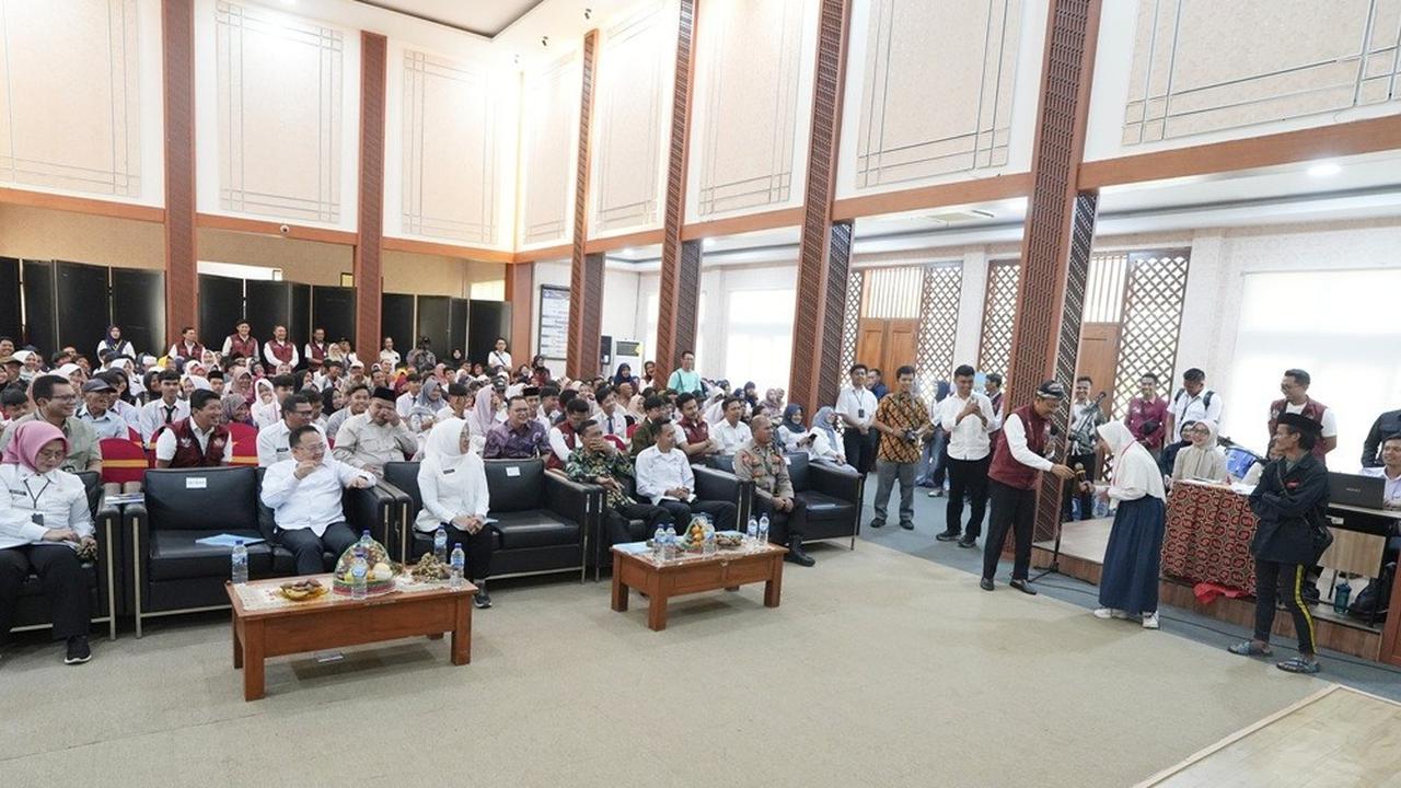 Menteri Sosial Saifullah Yusuf (Gus Ipul) saat membuka MPLS di SRMA 34 Kabupaten Lebak