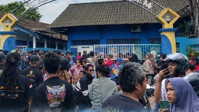 Warga Geruduk SD di Pemalang Usai Siswa Korban Perundungan Meninggal
