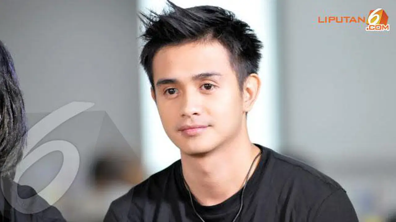 Ajun Perwira Dilarang Pandangi Wajah Shireen Sungkar