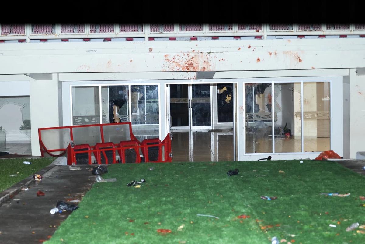 Kericuhan di Stadion Lukas Enembe Dibakar usai Persipura kalah