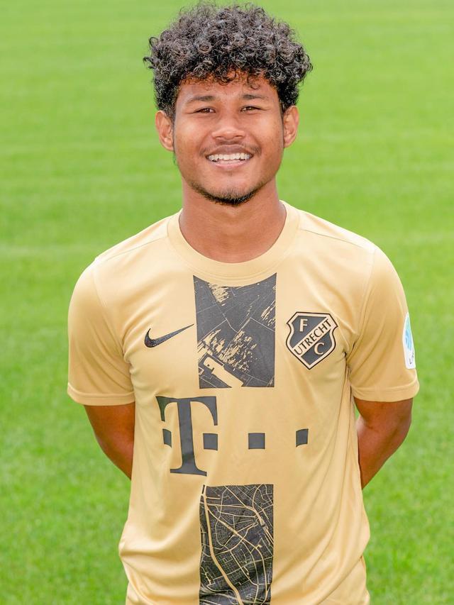 Bagus Kahfi dengan jersey Jong Utrecht.