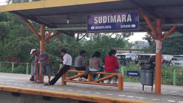 Kisruh Penghapusan KRL Ekomomi Jalur Serpong - Tanah Abang