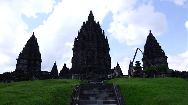 Candi Siwa, Candi Wishnu, dan Brahma