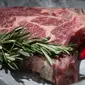 Kamu bisa mengganti daging merah dengan bahan alternatif untuk memenuhi kebutuhan protein. (Foto: Pexels.com/mali maeder)