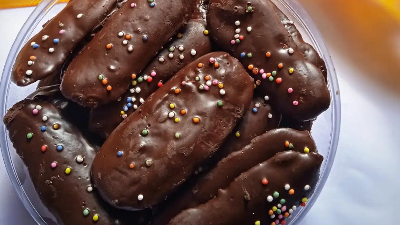 Ilustrasi Lidah Kucing Cokelat
