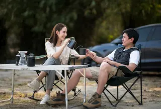 Traveling Lebih Bijak: Ketika Liburan Selaras dengan Green Living./Copyright depositphotos.com/bongkarngraphic