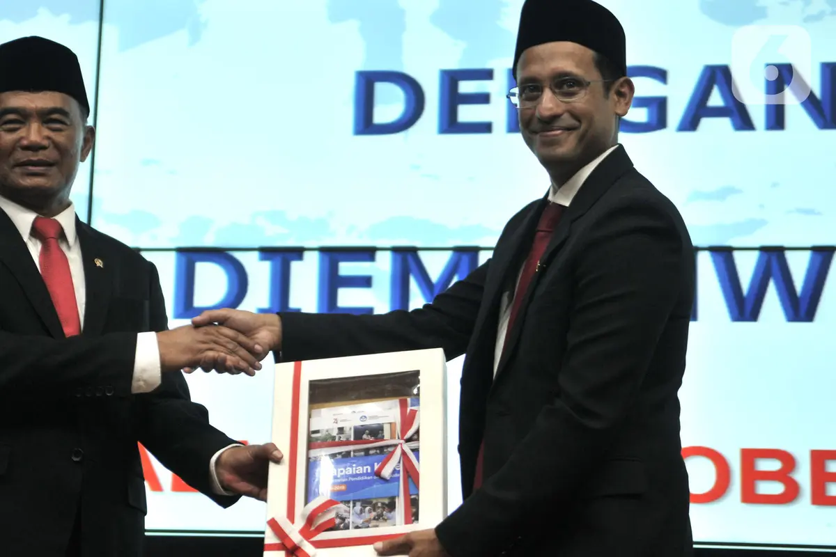 Muhadjir Effendy Lepas Jabatan Mendikbud ke Nadiem Makarim